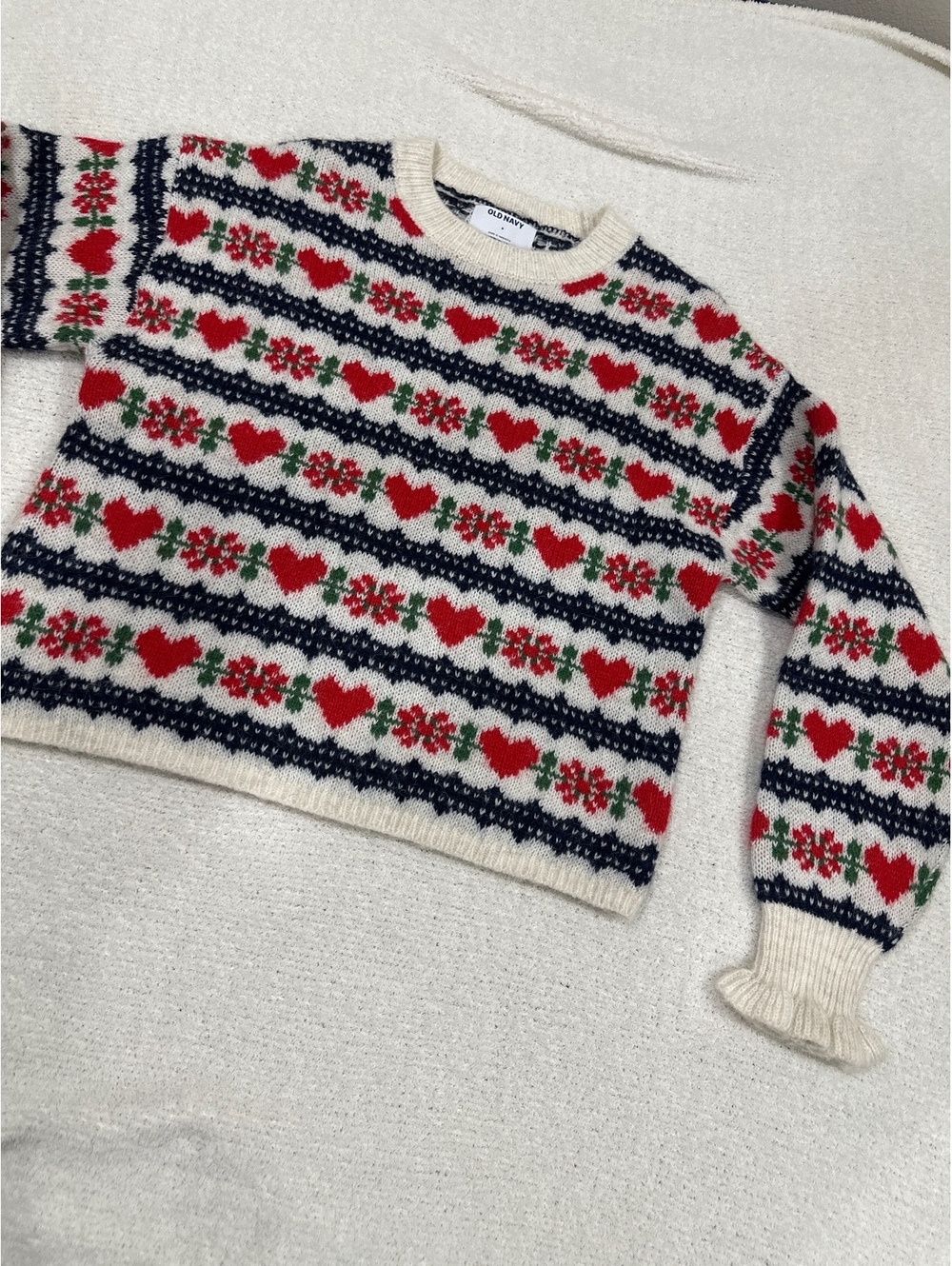 Old Navy Women's Sweater with Heart and Floral Pattern Size